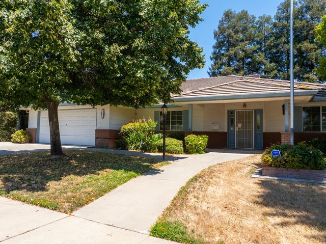2582 Sandell Avenue, Kingsburg, CA 93631