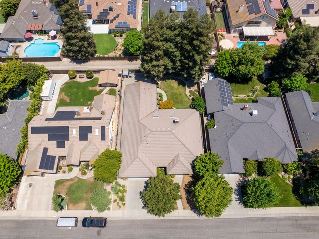 2582 Sandell Avenue, Kingsburg, CA 93631