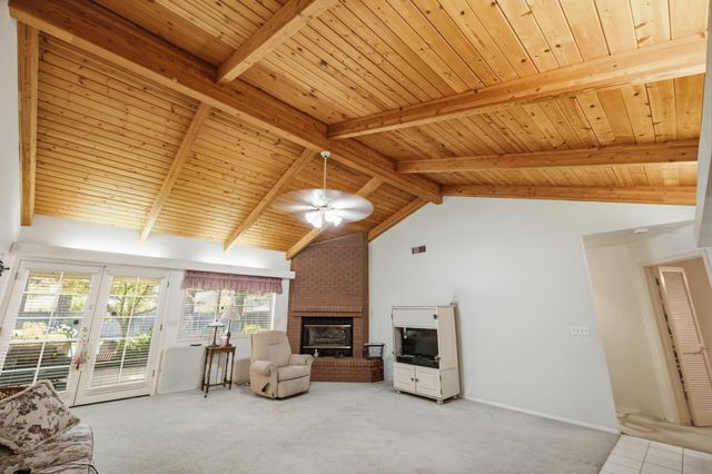 2582 Sandell Avenue, Kingsburg, CA 93631
