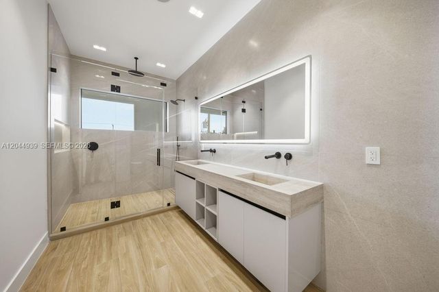 1332 NE 16th Terrace, Fort Lauderdale, FL 33304