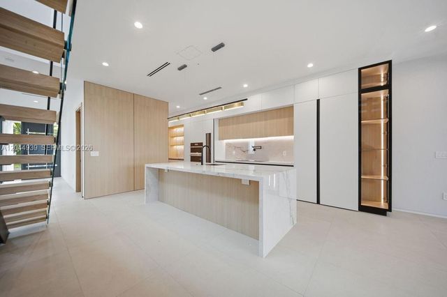 1332 NE 16th Terrace, Fort Lauderdale, FL 33304