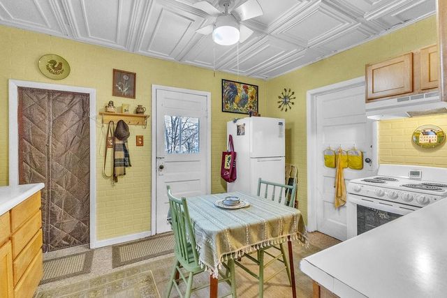 2109 Green Valley Road, St Joseph, MO 64505