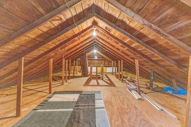 2109 Green Valley Road, St Joseph, MO 64505