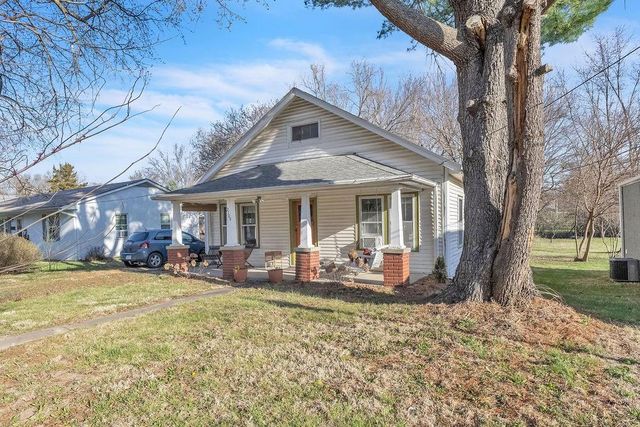 2109 Green Valley Road, St Joseph, MO 64505