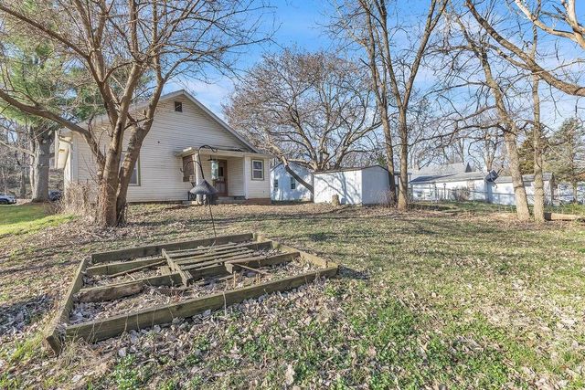2109 Green Valley Road, St Joseph, MO 64505