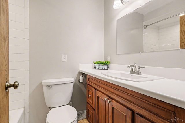 3919 N River Road, Freeland, MI 48623