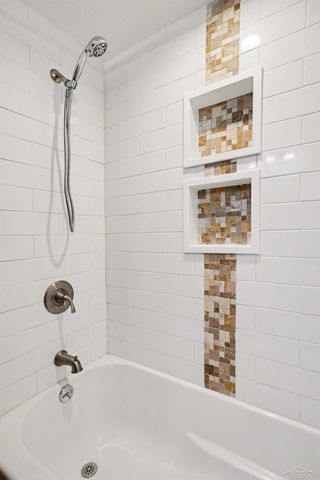 3919 N River Road, Freeland, MI 48623