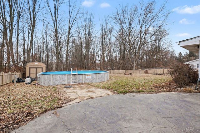 3919 N River Road, Freeland, MI 48623