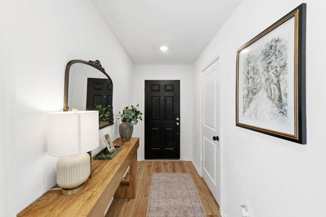 200 George Neggan LN, Bastrop, TX 78602