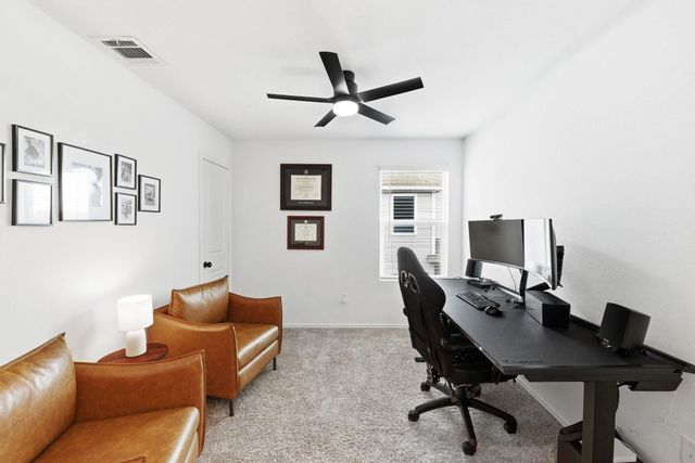 200 George Neggan LN, Bastrop, TX 78602