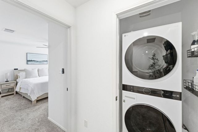 200 George Neggan LN, Bastrop, TX 78602