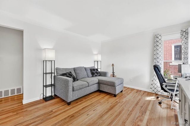 612 Mayflower Avenue, Lincoln Park, MI 48146