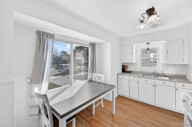 612 Mayflower Avenue, Lincoln Park, MI 48146