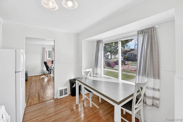612 Mayflower Avenue, Lincoln Park, MI 48146