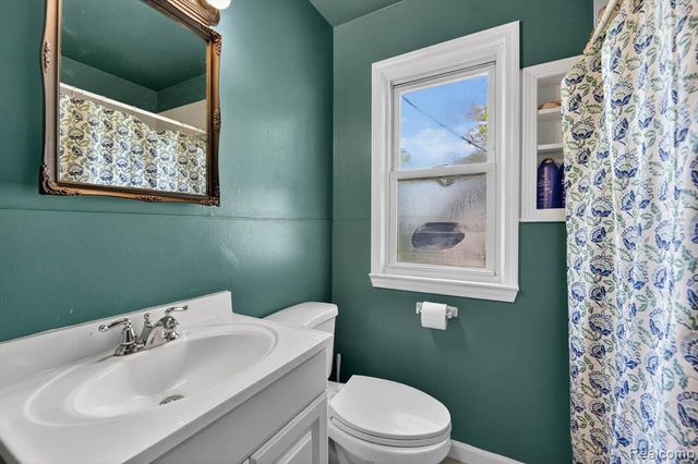 612 Mayflower Avenue, Lincoln Park, MI 48146