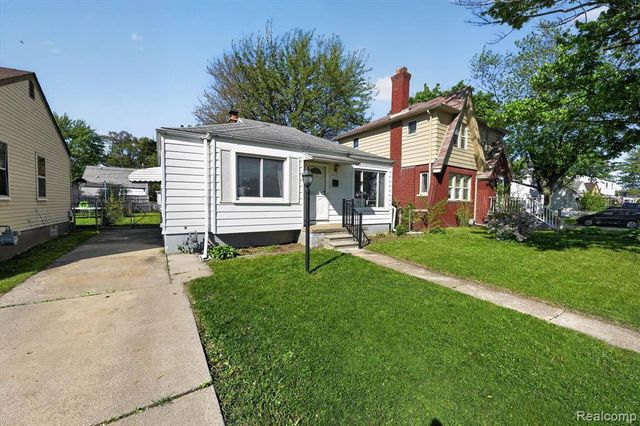 612 Mayflower Avenue, Lincoln Park, MI 48146