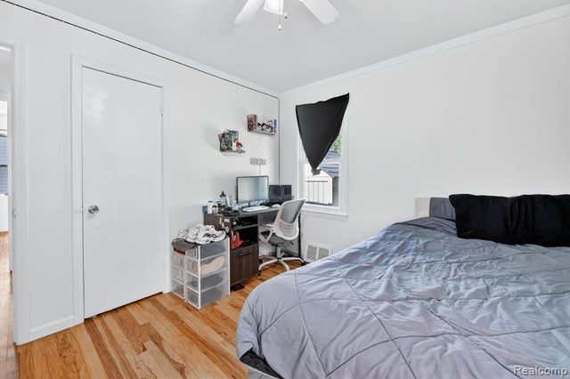 612 Mayflower Avenue, Lincoln Park, MI 48146