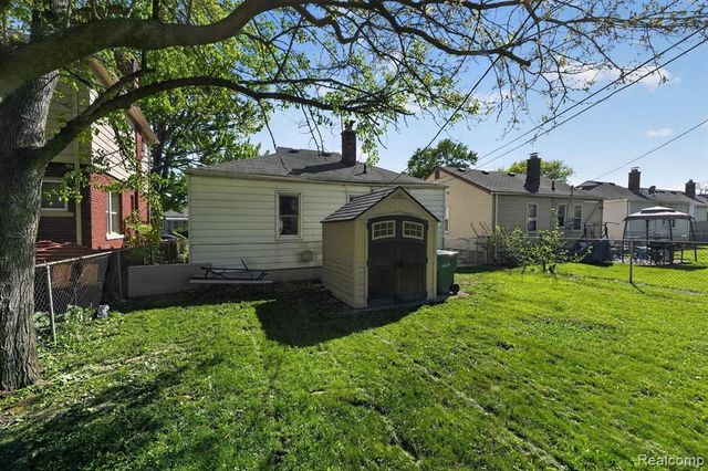 612 Mayflower Avenue, Lincoln Park, MI 48146