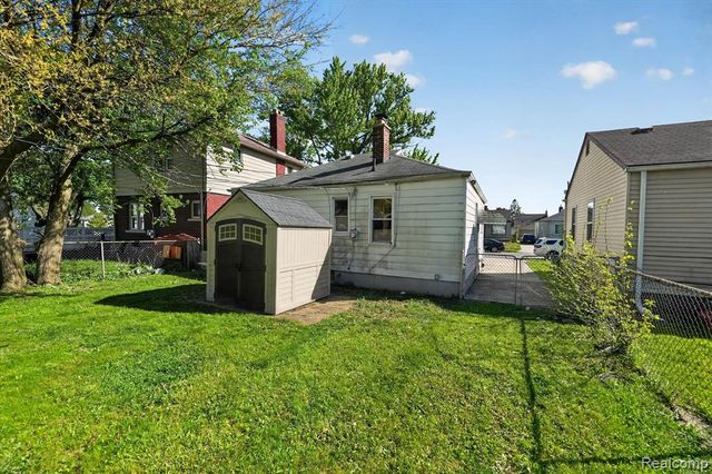 612 Mayflower Avenue, Lincoln Park, MI 48146