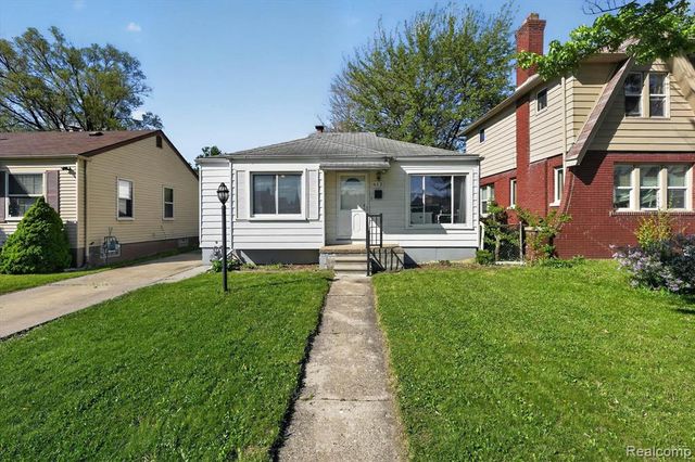 612 Mayflower Avenue, Lincoln Park, MI 48146