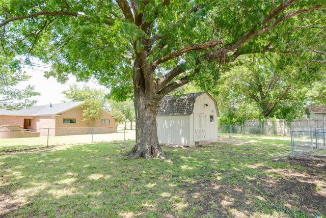 615 Oxford Drive, Sherman, TX 75092