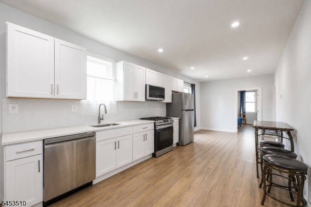 484 Prospect St, East Orange City, NJ 07017 — photo 5