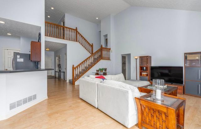 4402 Pantonbury Street, New Albany, OH 43054