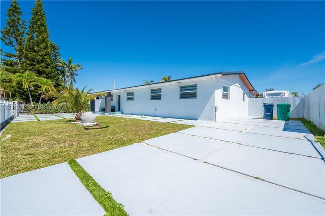 11851 SW 181st St, Miami, FL 33177