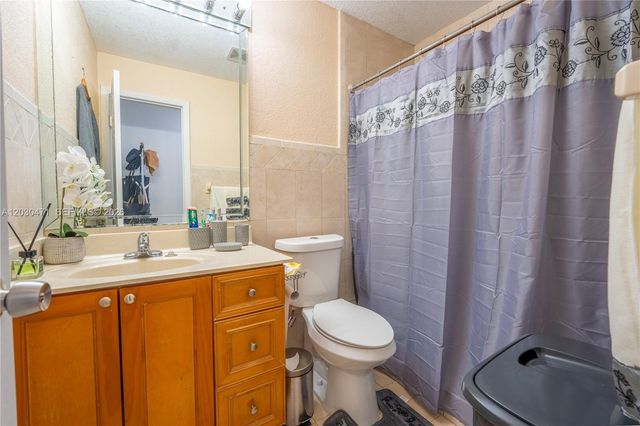 11851 SW 181st St, Miami, FL 33177