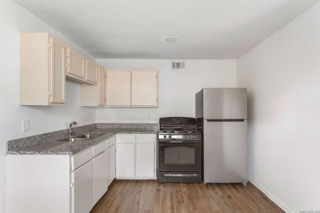 2807 Observation, San Antonio, TX 78227