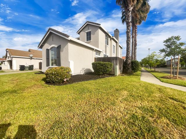 4 Niebaum Ct, Elk Grove, CA 95758