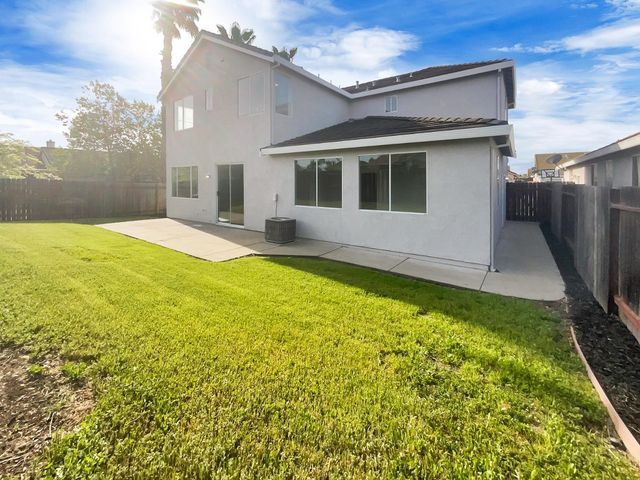 4 Niebaum Ct, Elk Grove, CA 95758