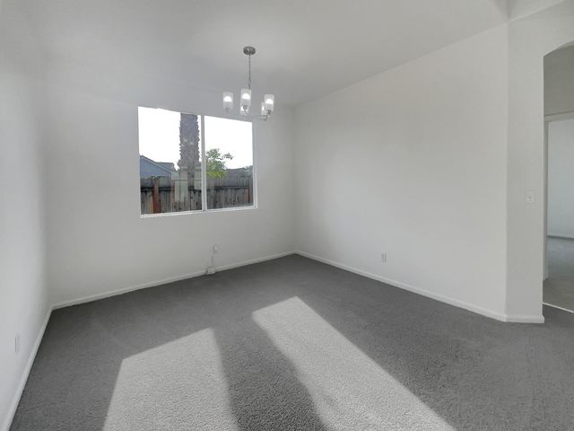 4 Niebaum Ct, Elk Grove, CA 95758