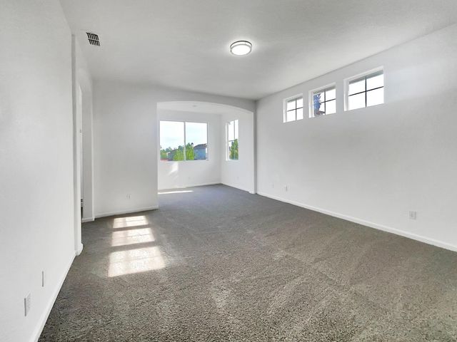 4 Niebaum Ct, Elk Grove, CA 95758