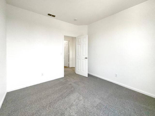 4 Niebaum Ct, Elk Grove, CA 95758