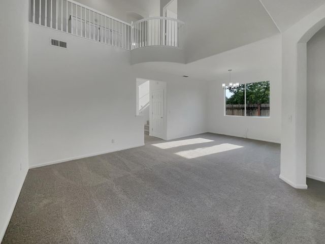 4 Niebaum Ct, Elk Grove, CA 95758
