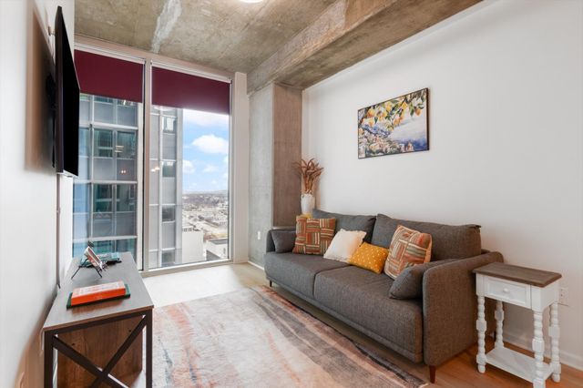 415 Church St Apt 2109, Nashville, TN 37219