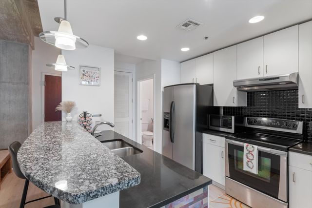 415 Church St Apt 2109, Nashville, TN 37219