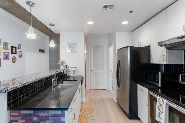 415 Church St Apt 2109, Nashville, TN 37219