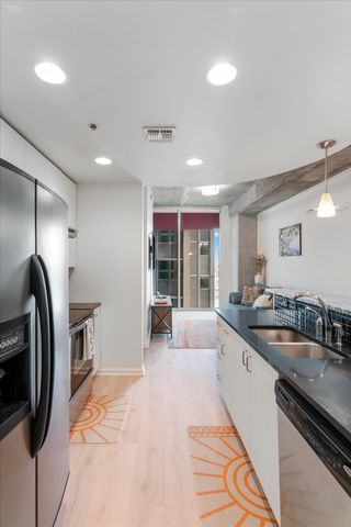415 Church St Apt 2109, Nashville, TN 37219