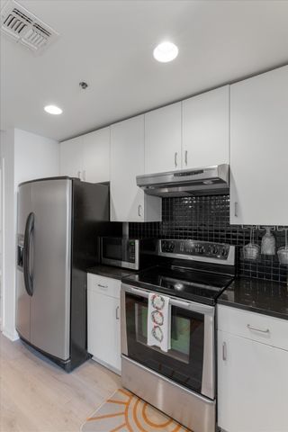 415 Church St Apt 2109, Nashville, TN 37219