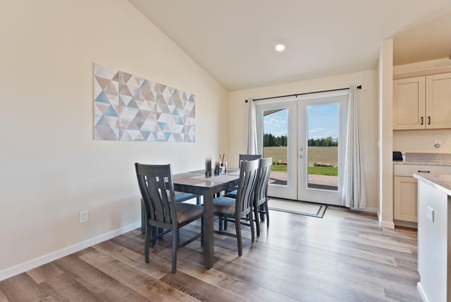 27907 N Bruce Rd, Chattaroy, WA 99003