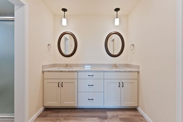 27907 N Bruce Rd, Chattaroy, WA 99003