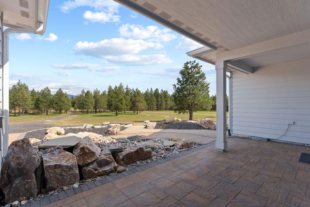 27907 N Bruce Rd, Chattaroy, WA 99003