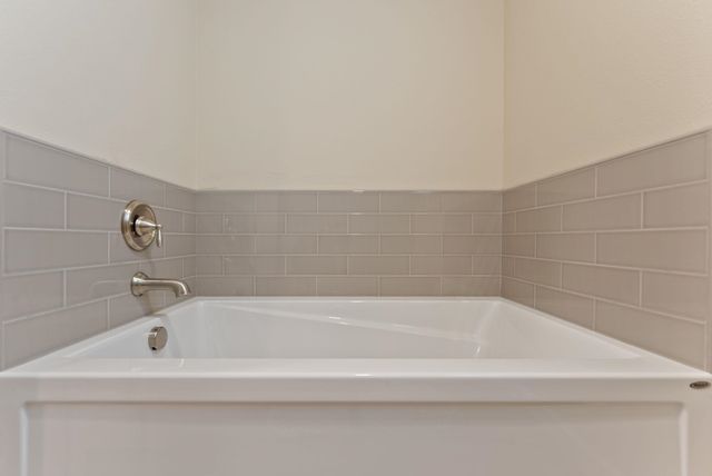 27907 N Bruce Rd, Chattaroy, WA 99003