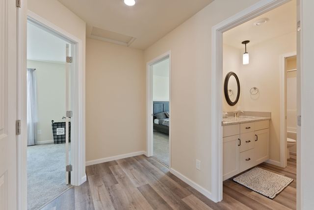 27907 N Bruce Rd, Chattaroy, WA 99003