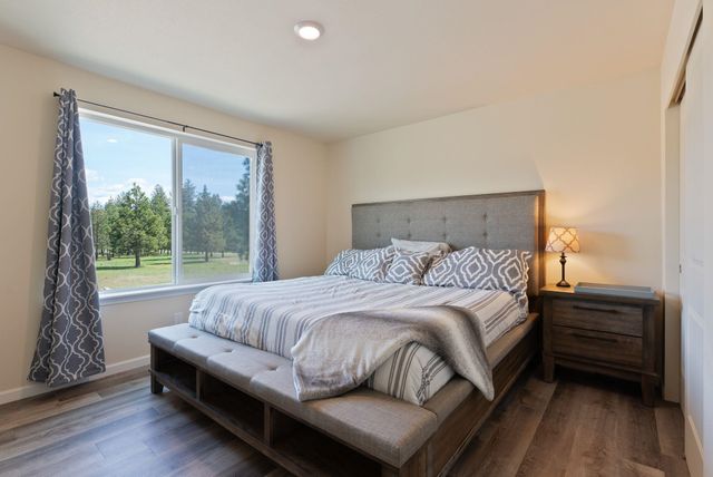 27907 N Bruce Rd, Chattaroy, WA 99003