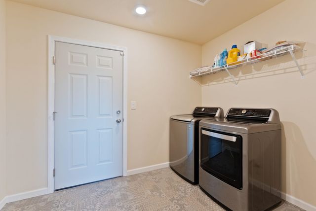 27907 N Bruce Rd, Chattaroy, WA 99003