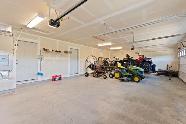 27907 N Bruce Rd, Chattaroy, WA 99003