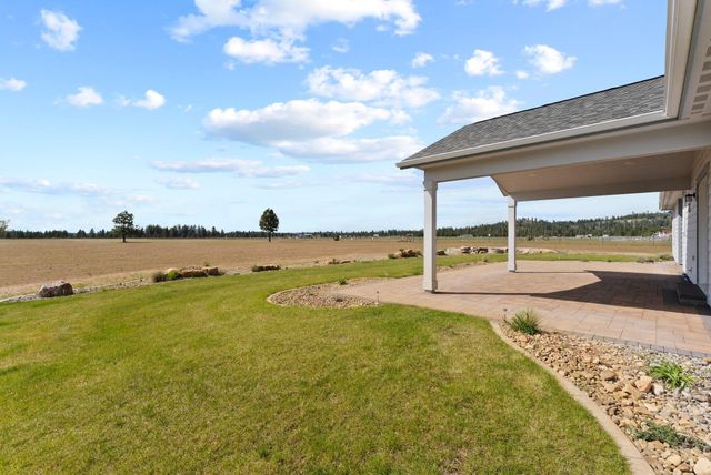 27907 N Bruce Rd, Chattaroy, WA 99003